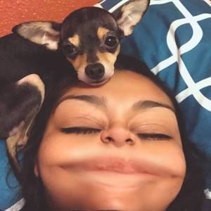 Meet your Posher, Valeria